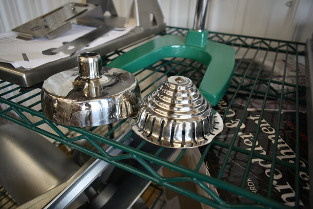 BRAND NEW SCRATCH AND DENT! Garde XL MCJ2 Manual Metal Commercial Citrus Juicer with Safety Spring.  - Image 5 of 8