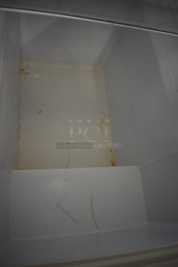 Model ISL 11 Metal Commercial Chest Freezer Merchandiser on Commercial Casters. 120 Volts, 1 Phase. 41x25x38. Tested and Working! - Image 4 of 8