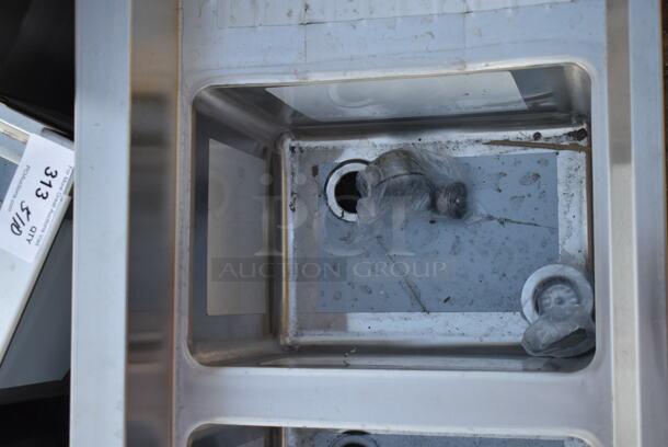 BRAND NEW SCRATCH AND DENT! Regency 600B3101413R 3 Bowl Underbar Sink with Drainboard - 48" x 18 3/4" - Right Drainboard - Image 5 of 8