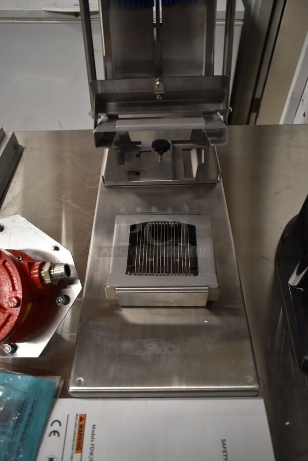 BRAND NEW SCRATCH AND DENT! Edlund FDW-16S Titan Max-Cut Manual 3/16" Slicer with Suction Cup Base - Image 3 of 7