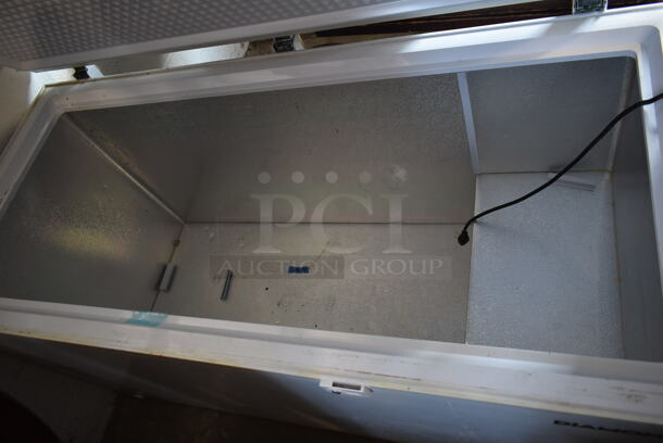 Diamond DCF60 Metal Chest Freezer. 115 Volts, 1 Phase. Tested and Working! - Image 3 of 4