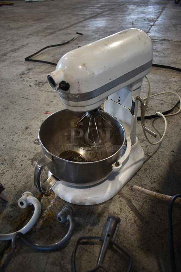 KitchenAid Metal Countertop Planetary Dough Mixer w/ Metal Mixing Bowl, 3 Dough Hooks and Paddle Attachment. Tested and Working! - Image 3 of 6
