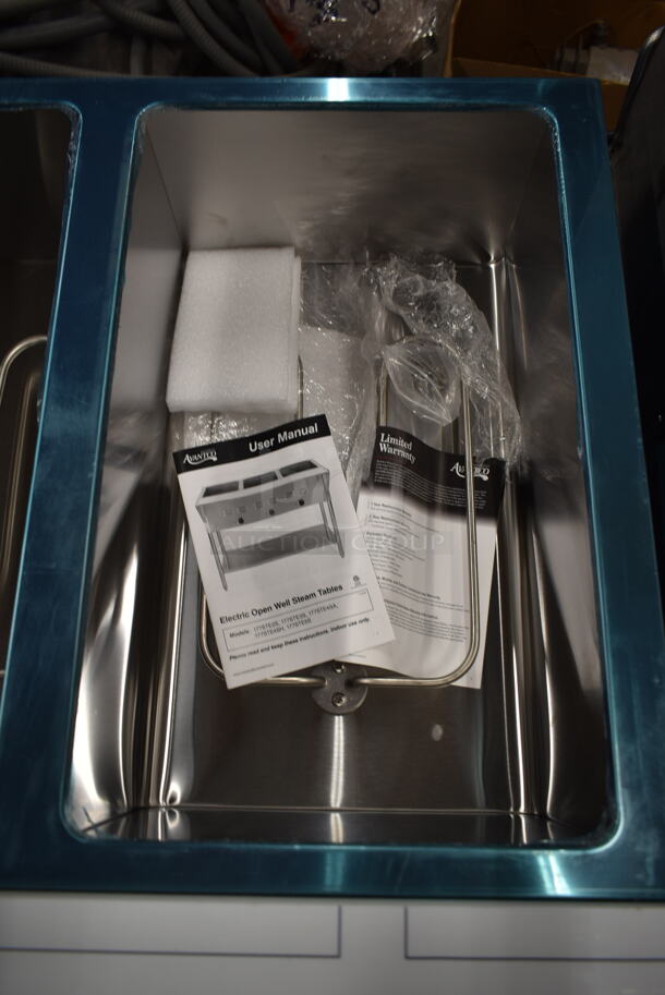 BRAND NEW SCRATCH AND DENT! Avantco 177STE5S Stainless Steel Commercial Electric Powered 5 Bay Steam Table w/ Under Shelf. 208/240 Volts. - Image 5 of 9