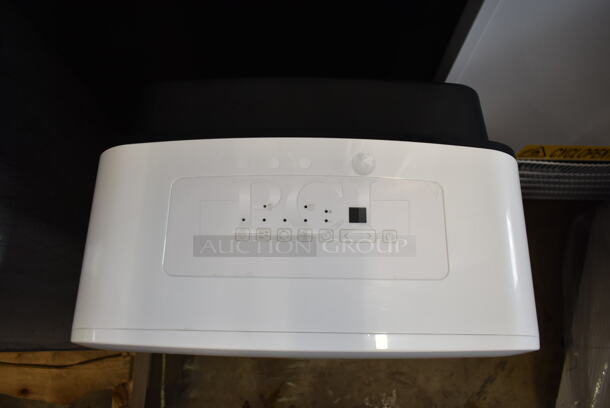 BRAND NEW SCRATCH AND DENT! Danby DDR070BDWDB Energy Star 70 Pint 2 Speed Dehumidifier. 115 Volts, 1 Phase. Tested and Working! - Image 2 of 5