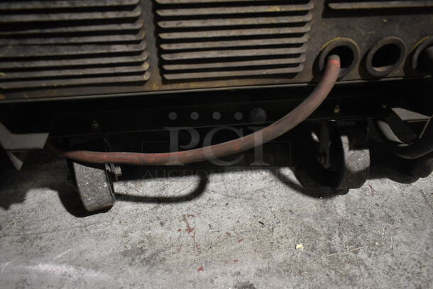 Union Carbide Linde VI-252 Metal Commercial Floor Style Power Supply Welder on Casters. 230/460 Volts, 3 Phase.  - Image 6 of 8