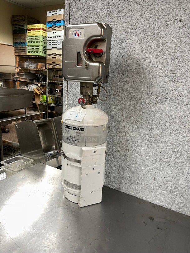 Range Guard RG-2.5G Cylinder With Valve and Badger Control Head Great for Commercial System - Image 6 of 8