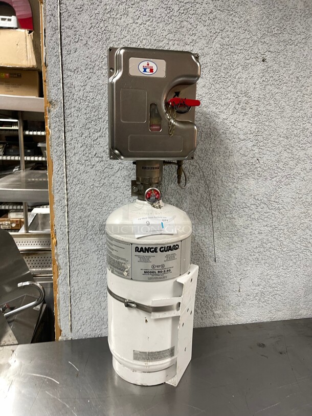 Range Guard RG-2.5G Cylinder With Valve and Badger Control Head Great for Commercial System - Image 8 of 8