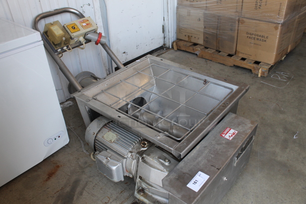 Hauck Metal Commercial Floor Style Electric Powered Grape Harvester. 230/400 Volts, 3 Phase. - Image 2 of 5