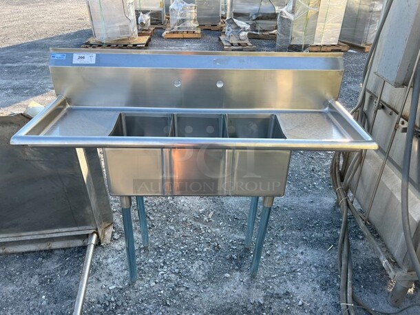 BRAND NEW! KoolMore Stainless Steel Commercial 3 Bay Sink w/ Dual Drain Boards. 54x20x45. Bays 10x14x10. Drain Boards 10x16x1