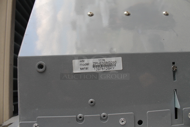 BRAND NEW ZPI-E30AG290 Metal Range Hood - Image 3 of 3