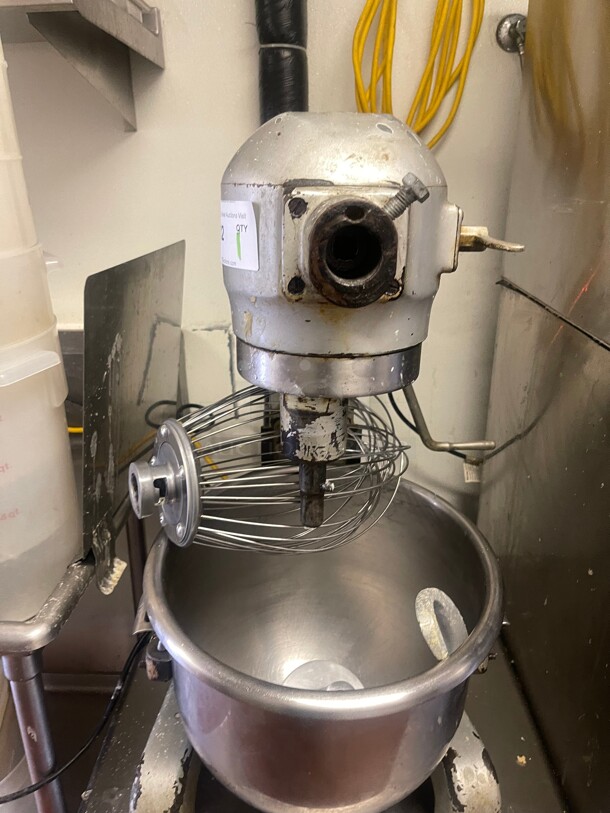 Working! Hobart 20 Qt Commercial mixer 115 Volt NSF Tested and Working! - Image 4 of 6