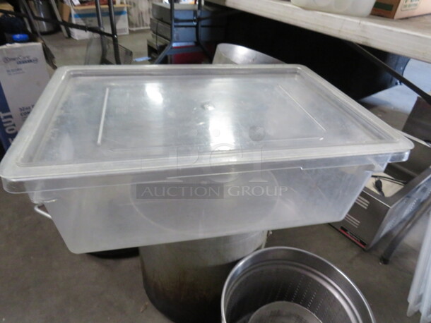 One 13 Gallon Food Storage Container With Lid.