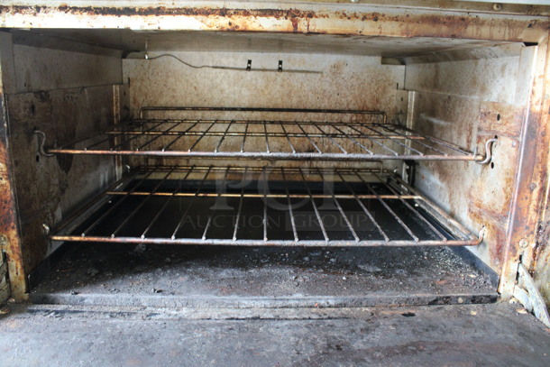 Vulcan Stainless Steel Commercial Propane Gas Powered 4 Burner Range w/ Left Side Charbroiler, Oven, Over Shelf and Back Splash. 36x33x58 - Image 6 of 8