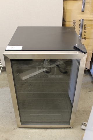 BRAND NEW SCRATCH AND DENT! Frigidaire EFMIS155 Beverage Center 126 Cans Stainless Steel 4.4 cu. ft 115 Volts, 1 Phase. Tested and Working!