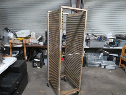 One Cres Cor Crown X Speed Rack On Casters. 20.5X26.5X70