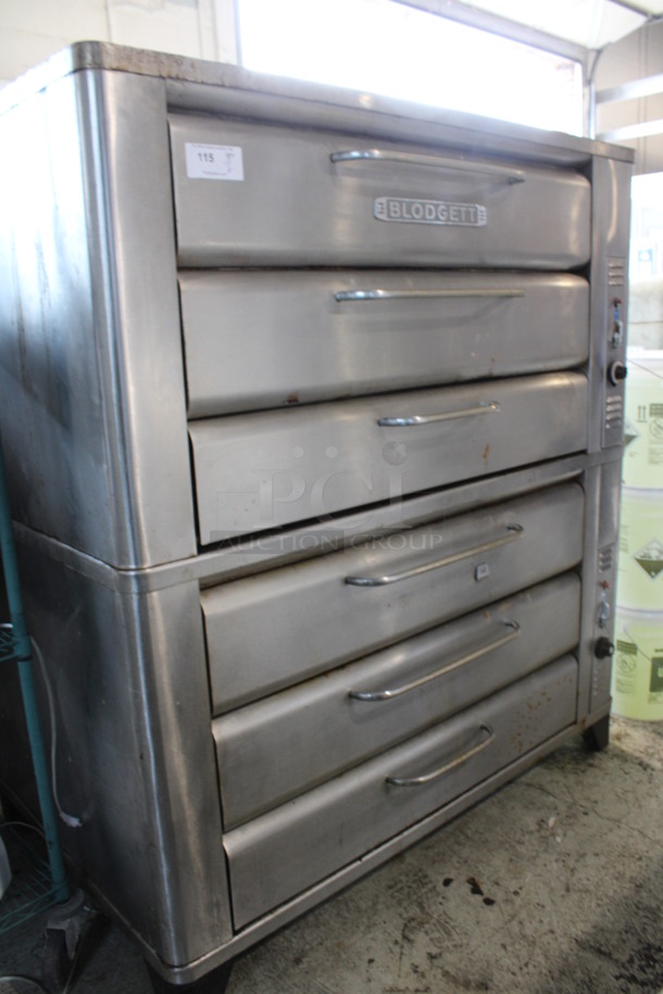 2 Blodgett Model 981 Stainless Commercial Natural Gas Powered Double Deck Pizza Oven on Metal Legs. 50,000 BTU. 60x40x66.5. 2 Times Your Bid!