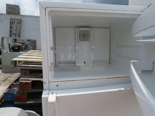 One GE Household Refrigerator/Freezer. Model# GTS16DTHMRWW. 110-127 Volt. 28X31X64. FREEZER ONLY Working! - Image 3 of 3