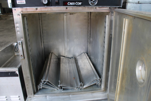 CresCor Model H33SUA8C Metal Commercial Holding Warming Cabinet on Commercial Casters. 120 Volts, 1 Phase. 28x31x37. Tested and Powers On But Does Not Get Warm - Image 4 of 5