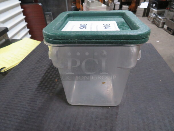 4 Quart Food Storage Container With Lid. 3XBID - Image 1 of 1