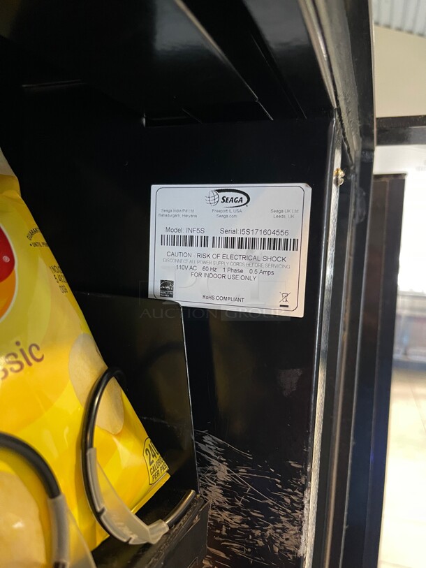 Working! Seaga Infinity INF5S Commercial Snack Vending Machine Made In The USA  Cash Or CC NSF 115 Volt Tested and Working! Currently In Use!  - Image 4 of 8