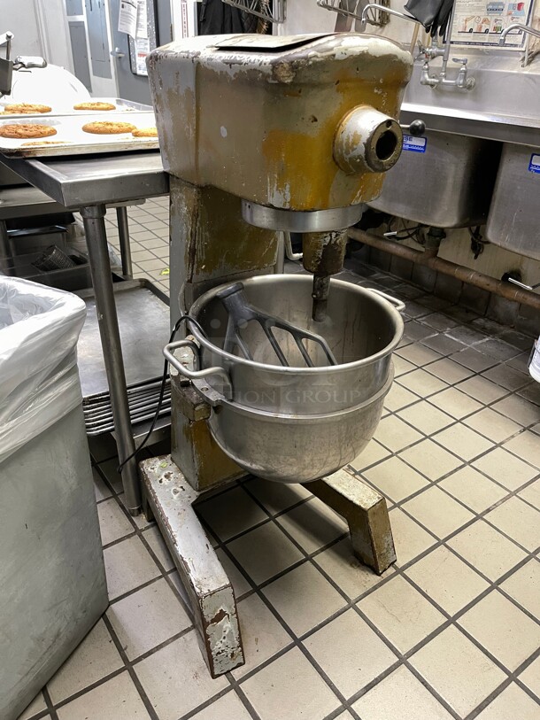 Working! Hobart 30 Qt Planetary Dough Mixer NSF 115 Volt Tested and Working! - Image 1 of 5