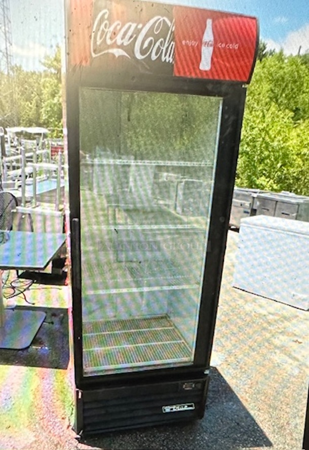 One True 1 Door Glass Display Cooler With 4 Racks. WORKING WHEN REMOVED. Model# GDM-26. 115 Volt. 30X29X79 - Image 1 of 3