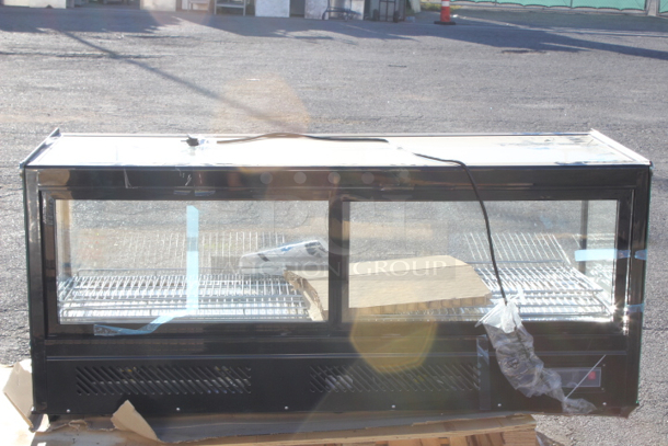 BRAND NEW SCRATCH & DENT! Avantco BCS-60-HC 60" Black Refrigerated Square Countertop Bakery Display Case with LED Lighting. S/N:1460202250091 TESTED. IN WORKING ORDER!!  Dent on the front right side. 60 x 22 3/8 x 27 - Image 6 of 10