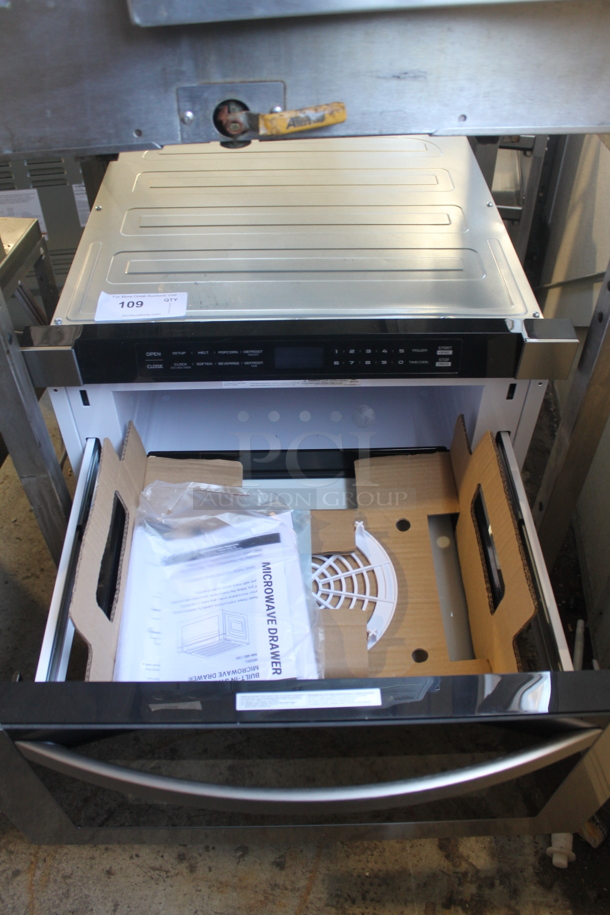 BRAND NEW SCRATCH AND DENT! 2022 KoolMore KM-MD-1SS Stainless Steel Commercial Microwave Oven Drawer. 120 Volts, 1 Phase.  - Image 3 of 7