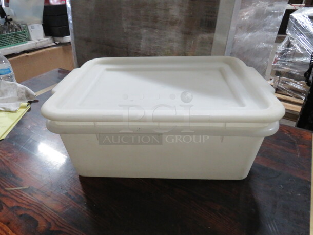 Bussing Tub With Lid. 2XBID