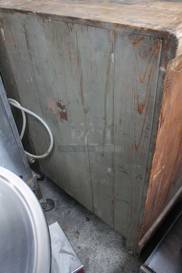 ANTIQUE! The Eddy Refrigerator Wooden 4 Door Cooler. Cannot Test Due To Missing Power Cord

 - Image 6 of 10