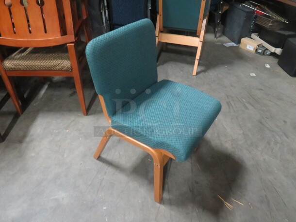 Wooden Chair With Green Cushioned Seat And Back. 5XBID - Image 2 of 3