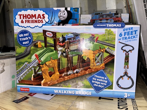 Thomas And Friends Walking Bridge With Motorized Thomas The Engine and Over 6ft Of Track. Runs On 2 AAA Batteries. 