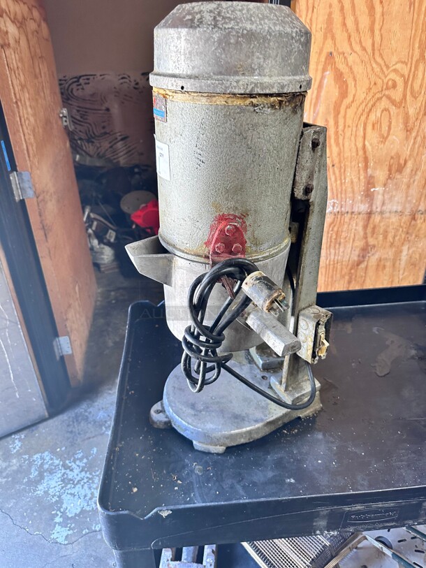 Working! Dalati Commercial Food Processor Heavy Duty Hummus Processing Machine 220 Volt 1 Phase Tested and Working! - Image 5 of 6