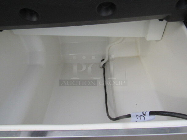 One Hoshizaki Under Counter Ice Maker . Model# KM-201BAH. 115 Volt.24X32X40 - Image 3 of 4
