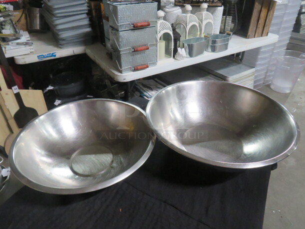 Assorted Size Stainless Steel Mixing Bowl. 2XBID