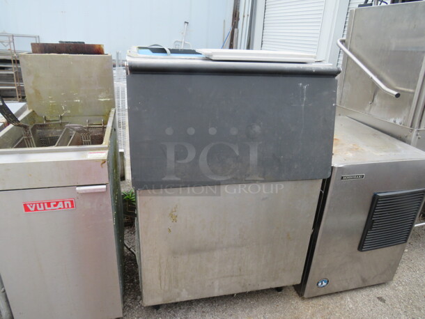 One Hoshizaki Ice Bin. 30.5X33X46 - Image 1 of 1