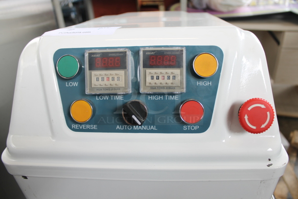 LIKE NEW! Estella 348SM80 Metal Commercial 80 Quart / 120 Pound Two-Speed Spiral Dough Mixer w/ Stainless Steel Mixing Bowl, Bowl Guard and Dough Hook. 240 Volts. Unit Has Only Been Used a Few Times! Tested and Working! - Image 10 of 11