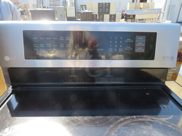 One LG Household Range With Dual Ovens, With 3 Racks. 30X27X48 - Image 4 of 4