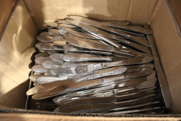 ALL ONE MONEY! Box of Metal Dinner Knives! Includes 9.75