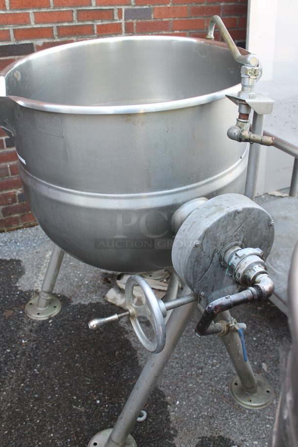 Legion TW 40 Stainless Steel Commercial Floor Style Manual Direct Steam Powered 40 Gallon Tilting Kettle. - Image 3 of 5