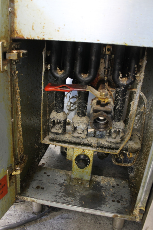Qualite QL9/NG Stainless Steel Commercial Floor Style Natural Gas Powered Deep Fat Fryer. 90,000 BTU.  - Image 5 of 6