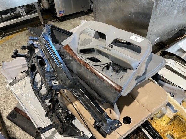 ALL ONE MONEY! Lot of Various Car Pieces! Includes 36x6x24 - Image 4 of 5
