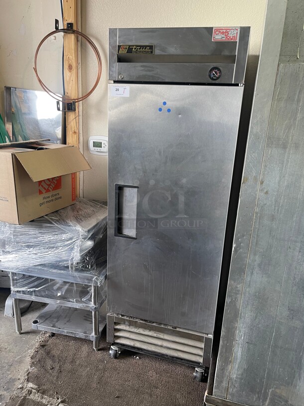 Late Model! True T-19 Single Stainless Steel Door Commercial Refrigerator NSF 115 Volt Tested and Working! Comes With 3 Shelves 27x25x78