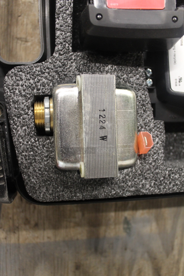 Beckett 750S GeniSys Universal Control Kit w/ Display and Extra Parts in Black Poly Hard Case  - Image 6 of 11