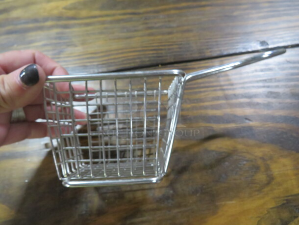 NEW Individual Server/Fry Basket Appetizer Server. 5XBID - Image 2 of 2