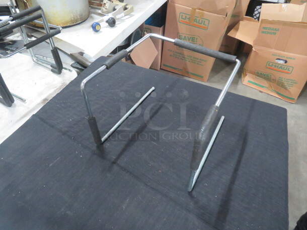 Tabletop Pizza Pan Holder. 4XBID - Image 1 of 1