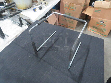 Tabletop Pizza Pan Holder. 4XBID