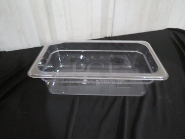 NEW 1/3 Size 4 Inch Deep Food Storage Container. 5XBID - Image 1 of 1