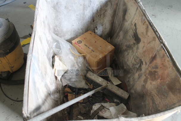 Laundry Cart on Commercial Casters. - Image 5 of 5