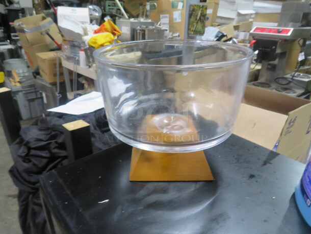 One Footed Serving Bowl. - Image 1 of 1